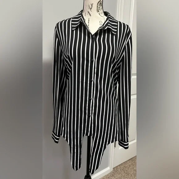 👚 Susan Graver Women's Button-Up Blouse - Size 10🌟 - Picture 12 of 13